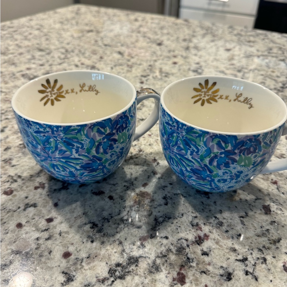Lilly Pulitzer blue mugs (comes w/ 2)